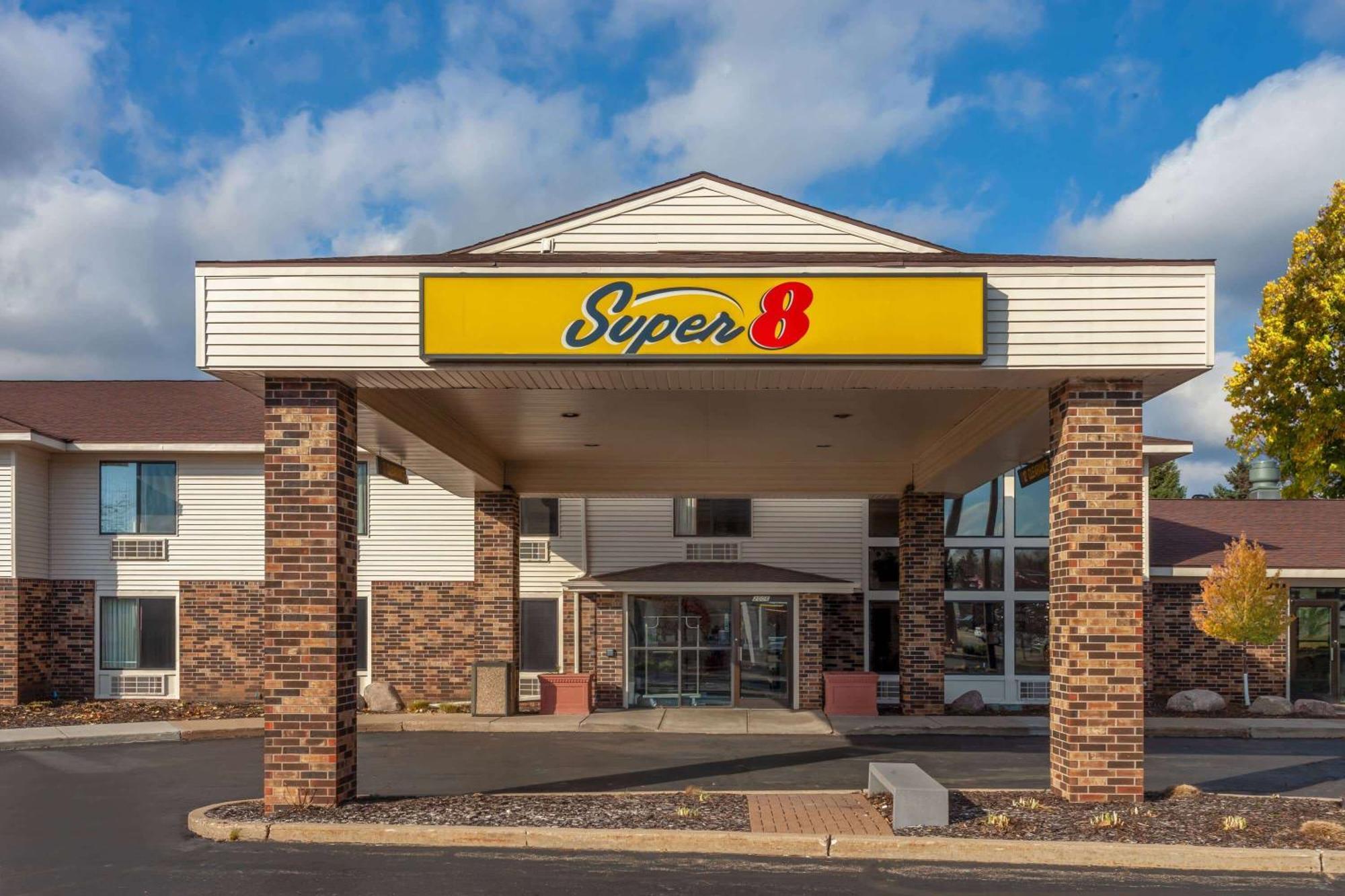Super 8 By Wyndham Wausau Exterior photo